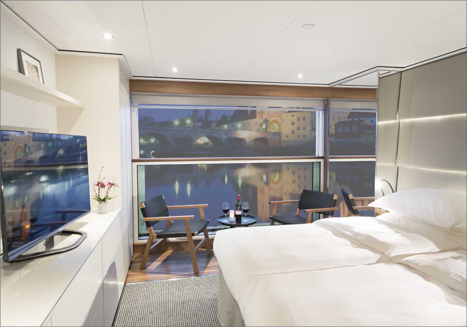 Emerald Radiance Balcony Stateroom