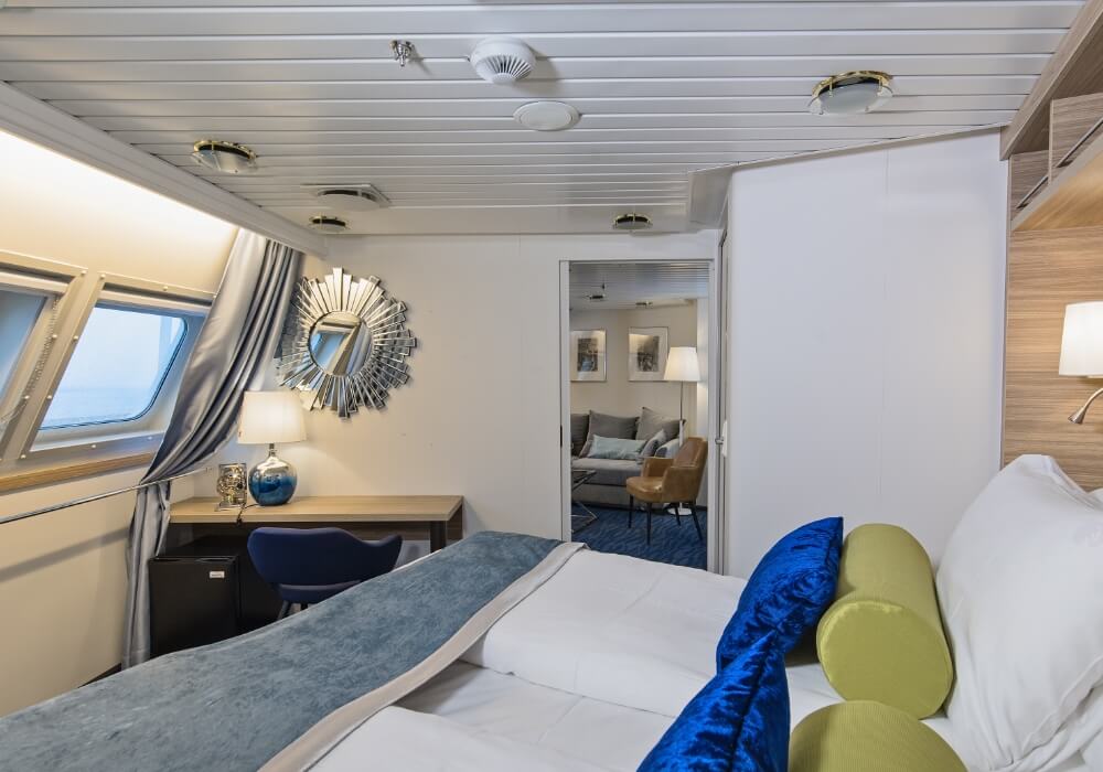 Hurtigruten MS Nordkapp Suite Stateroom