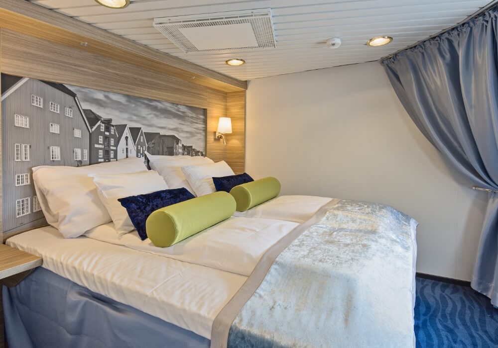 Hurtigruten MS Nordnorge Suite Stateroom